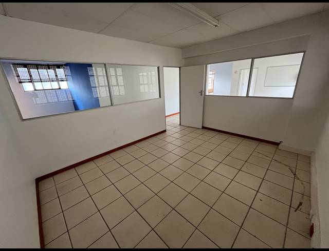 183M² OFFICE TO LET IN PAARDEN EILAND